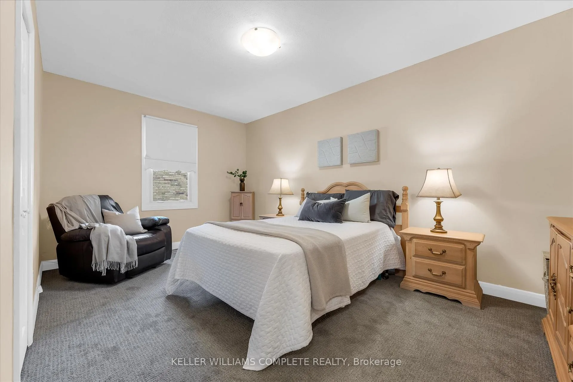 Photo 12 of 614 Drury Lane, Burlington, Brant — HOMEH