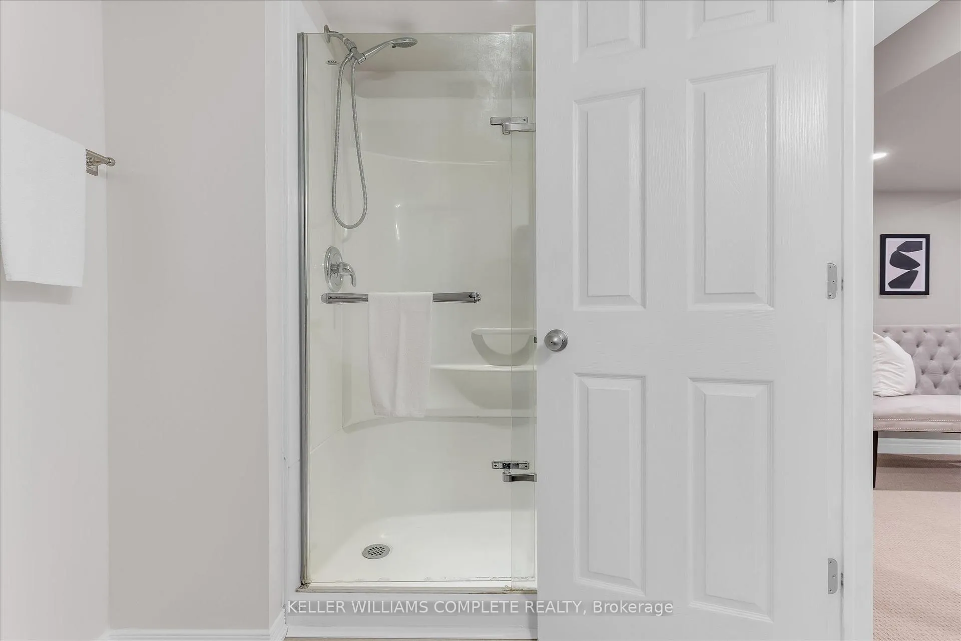 Photo 28 of 614 Drury Lane, Burlington, Brant — HOMEH