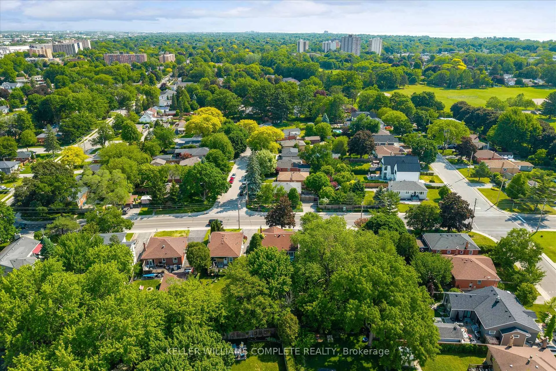 Photo 40 of 614 Drury Lane, Burlington, Brant — HOMEH