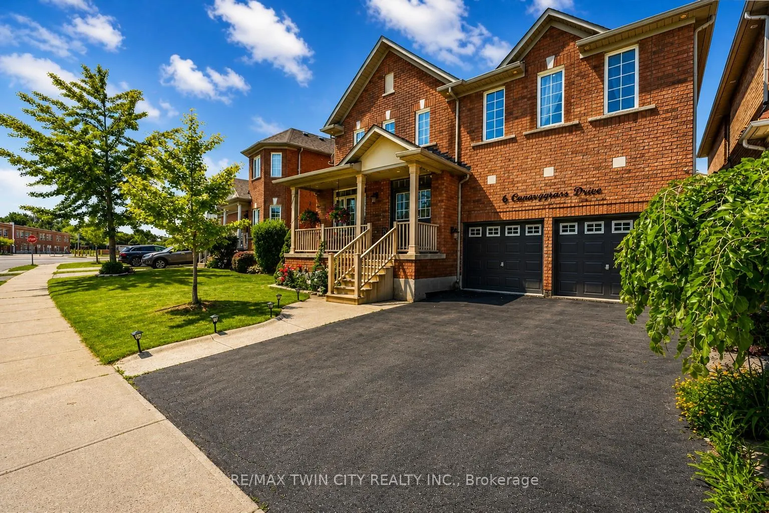 Photo 3 of 6 Canarygrass Drive, Brampton, Sandringham-Wellington — HOMEH