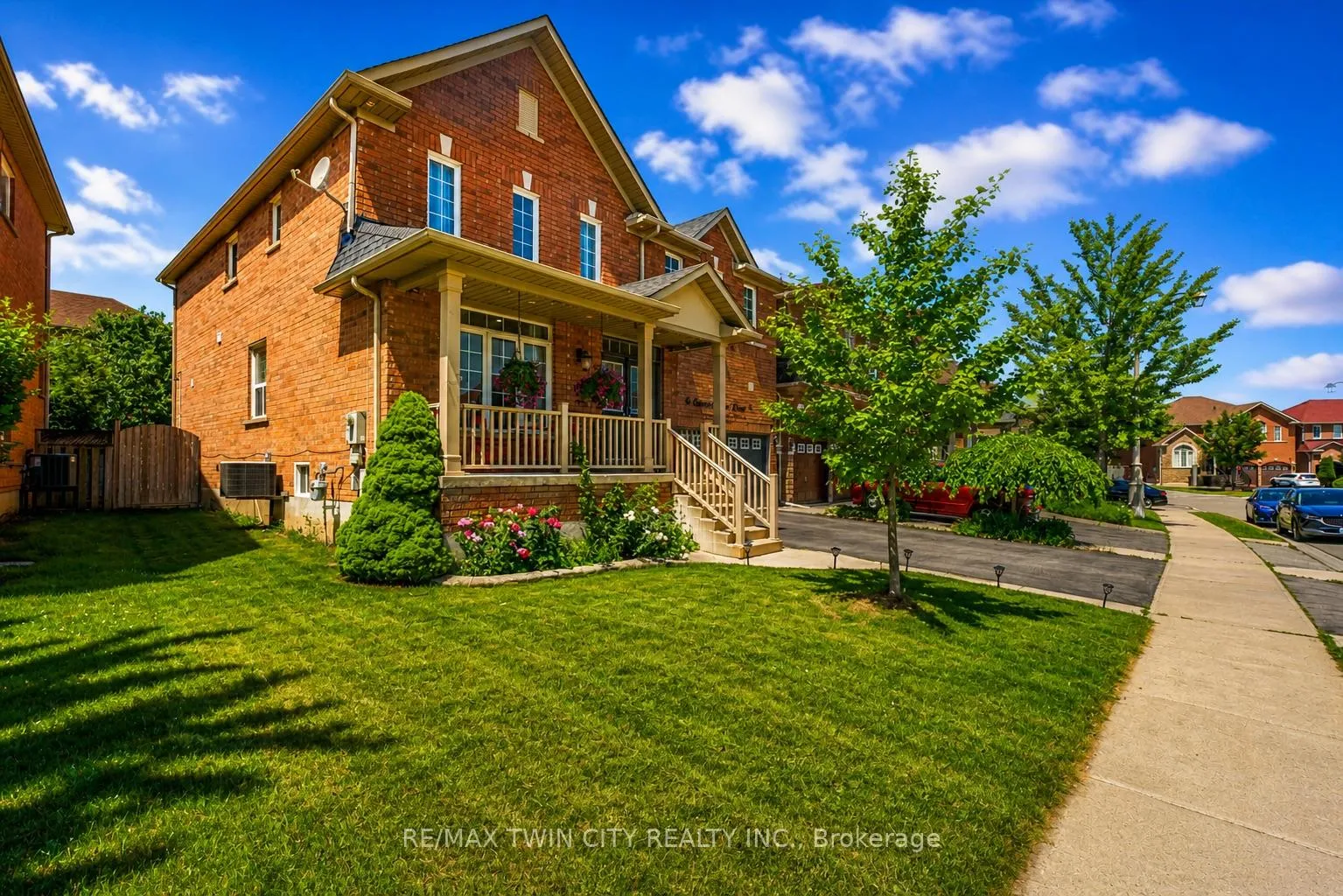 Photo 4 of 6 Canarygrass Drive, Brampton, Sandringham-Wellington — HOMEH