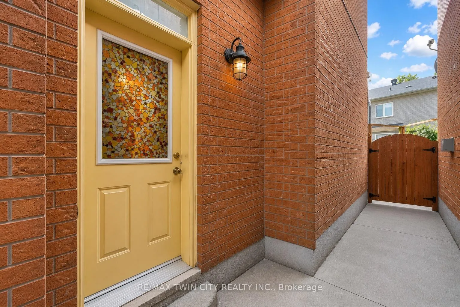 Photo 30 of 6 Canarygrass Drive, Brampton, Sandringham-Wellington — HOMEH