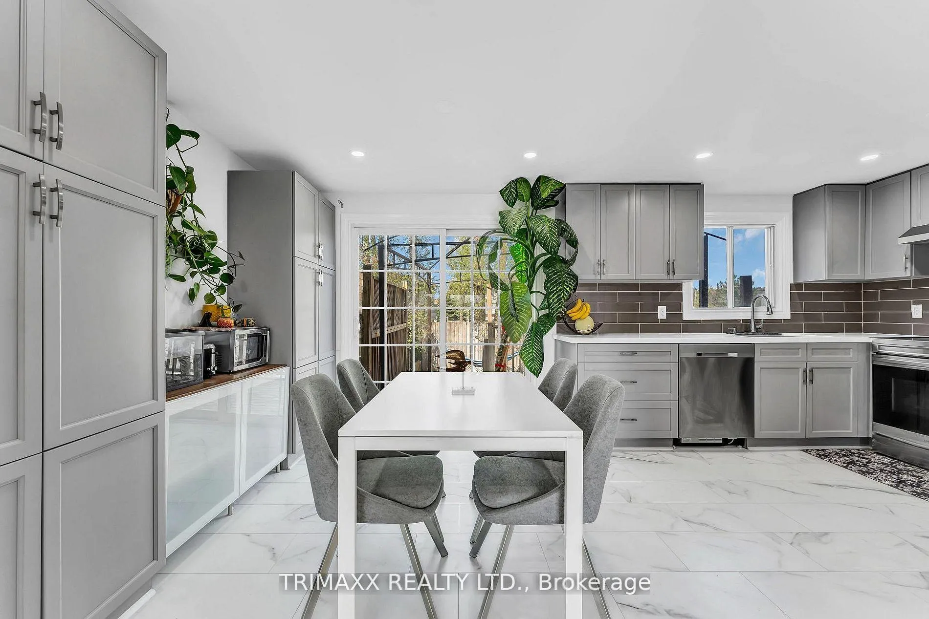 Photo 10 of 103 Robin Court, Barrie, Cundles East — HOMEH