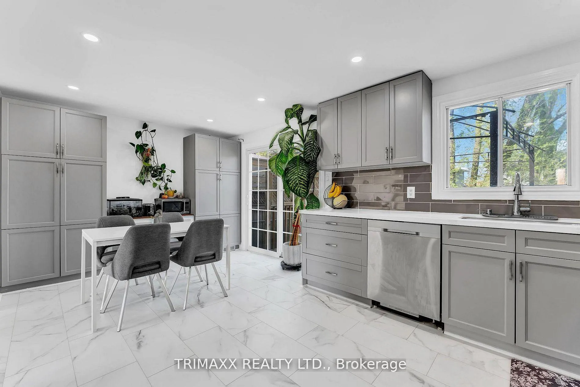 Photo 16 of 103 Robin Court, Barrie, Cundles East — HOMEH