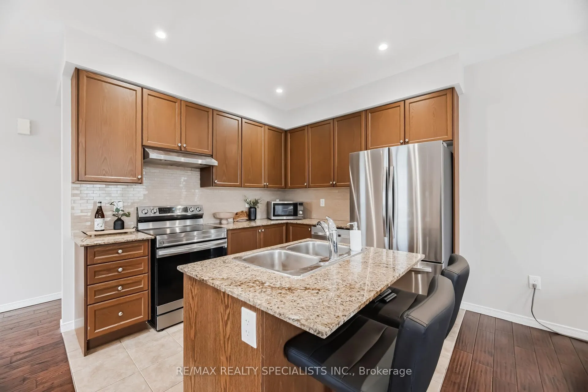 Photo 7 of 33 Birchfield Crescent, Caledon, Rural Caledon — HOMEH