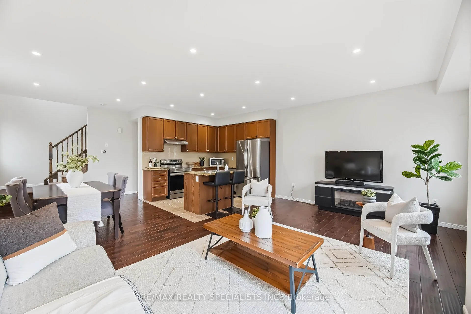 Photo 11 of 33 Birchfield Crescent, Caledon, Rural Caledon — HOMEH