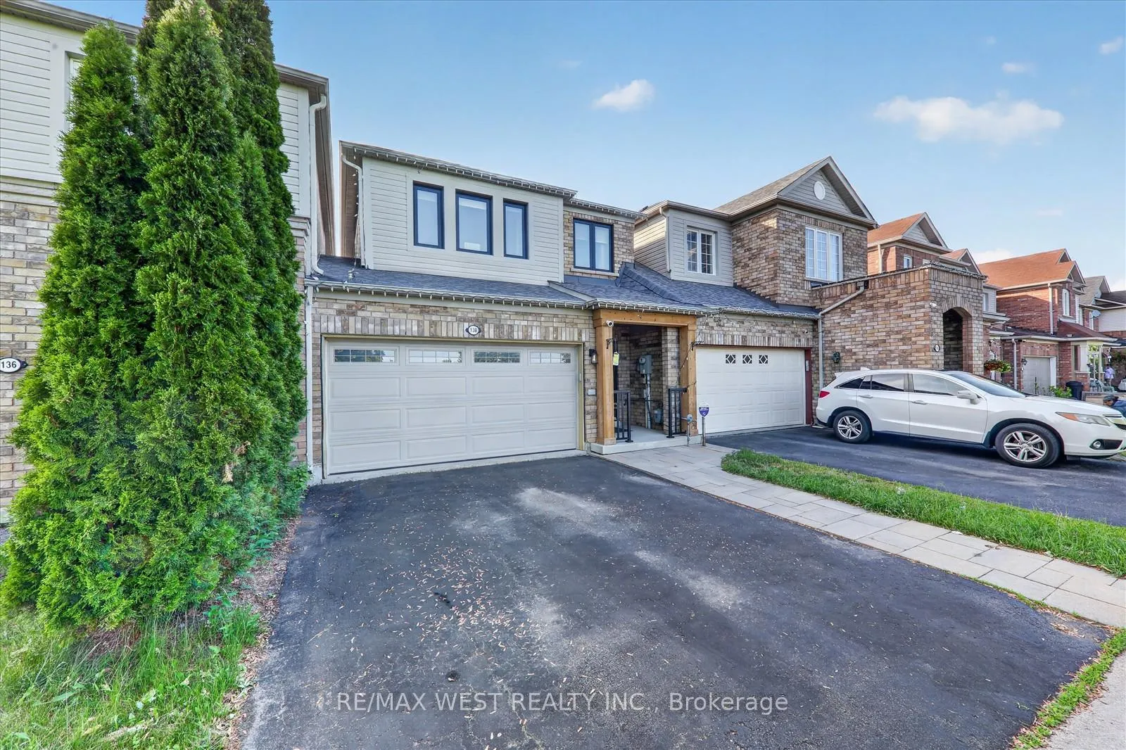 Photo 3 of 138 Gristone Crescent, Scarborough, Rouge — HOMEH