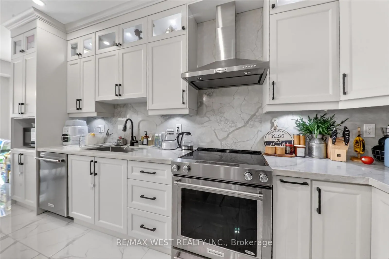 Photo 16 of 138 Gristone Crescent, Scarborough, Rouge — HOMEH