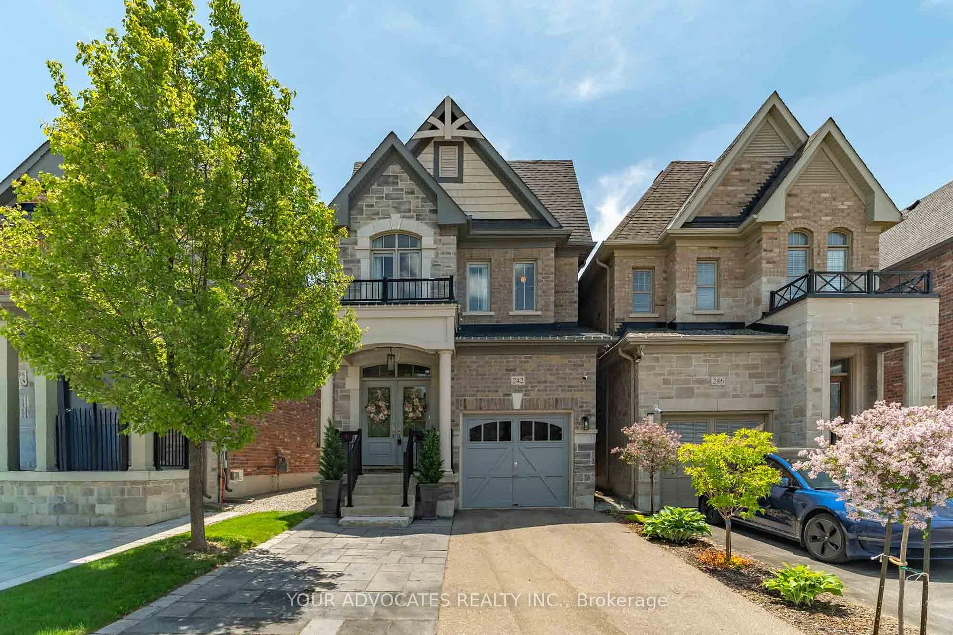 Photo 1 of 242 Cranbrook Crescent, Vaughan, Kleinburg — HOMEH