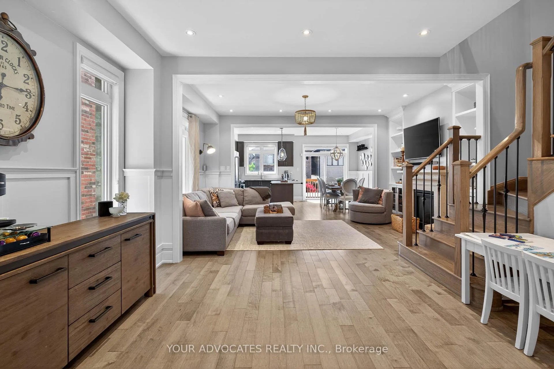 Photo 4 of 242 Cranbrook Crescent, Vaughan, Kleinburg — HOMEH