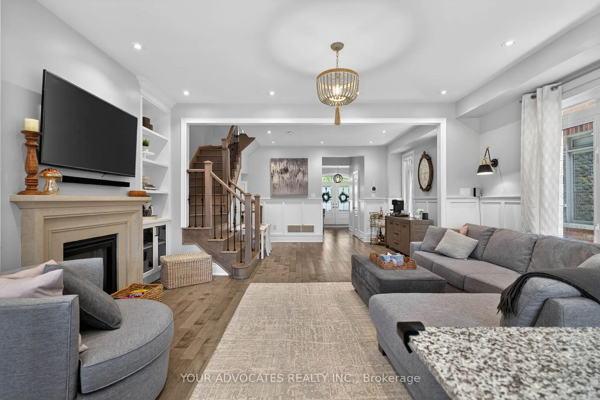 Photo 5 of 242 Cranbrook Crescent, Vaughan, Kleinburg — HOMEH