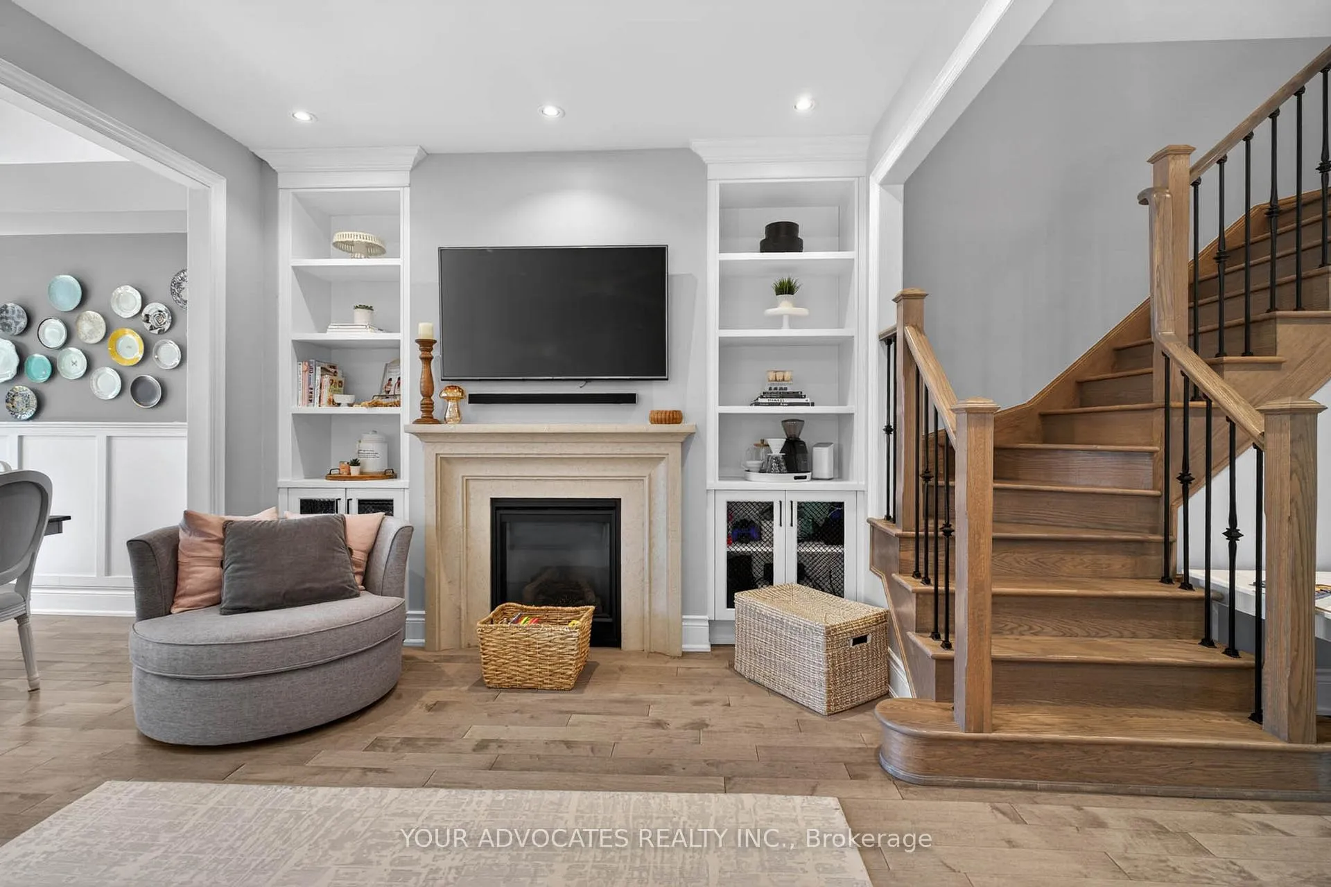Photo 9 of 242 Cranbrook Crescent, Vaughan, Kleinburg — HOMEH