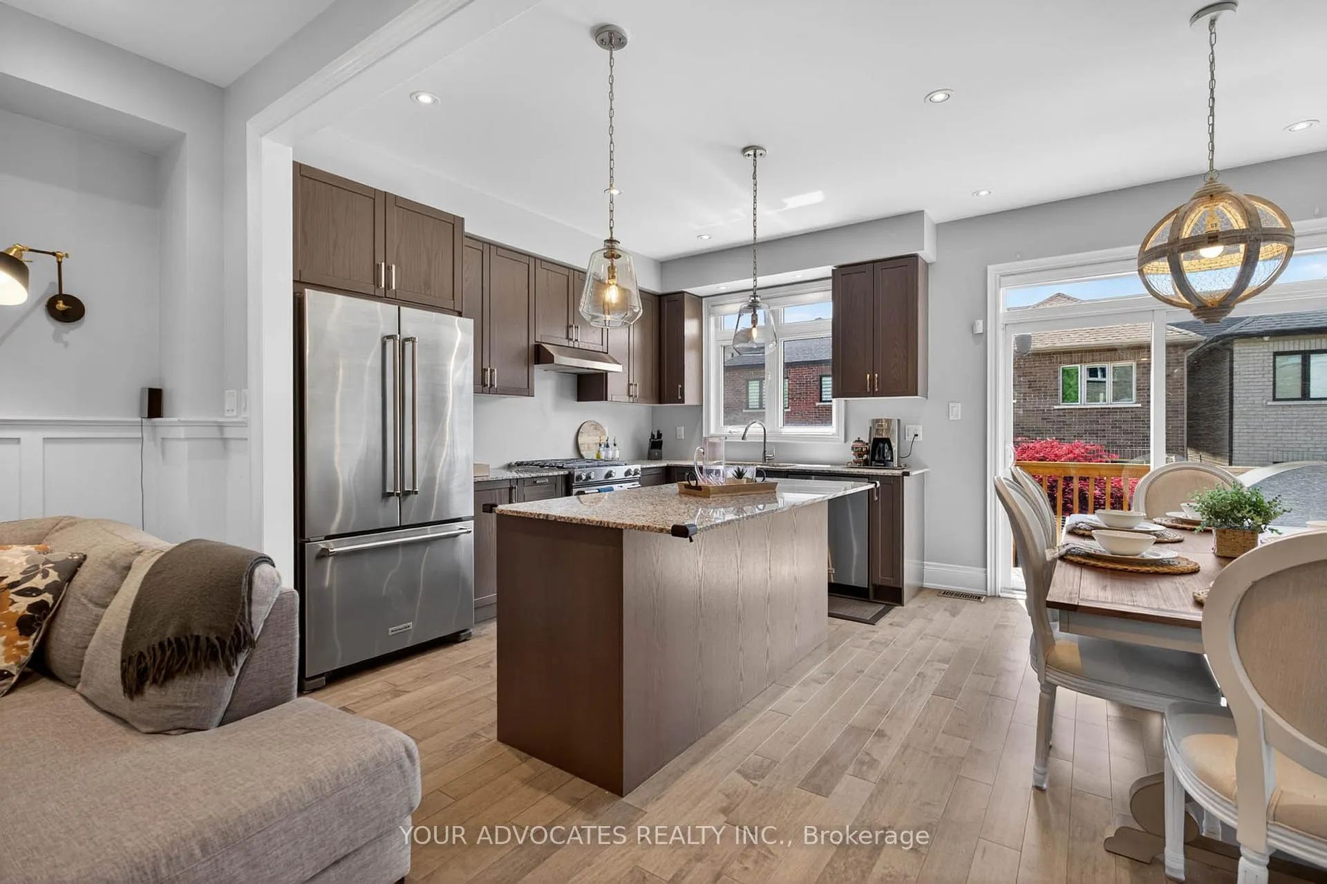 Photo 12 of 242 Cranbrook Crescent, Vaughan, Kleinburg — HOMEH