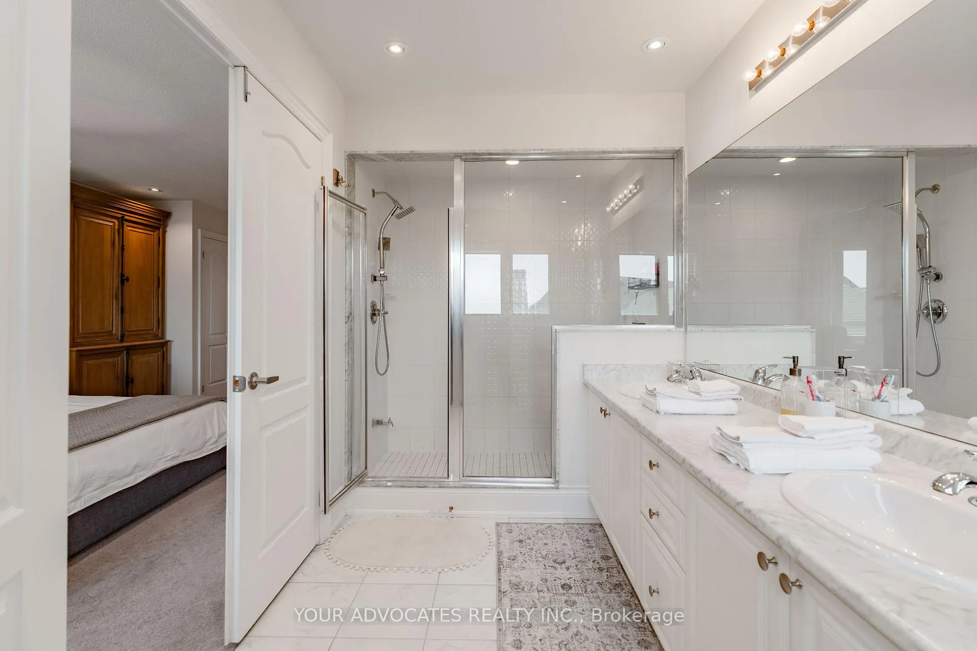 Photo 23 of 242 Cranbrook Crescent, Vaughan, Kleinburg — HOMEH