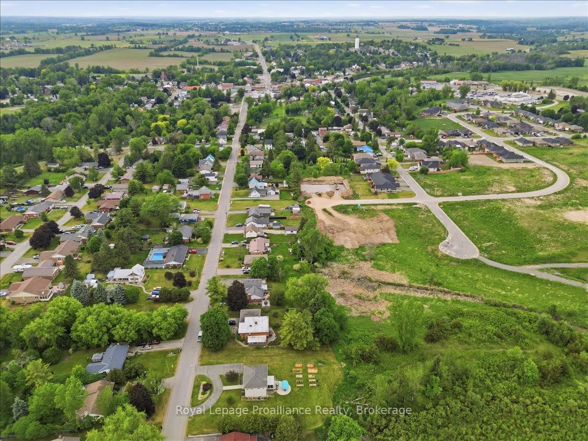 Photo 43 of 229 Henry Street, Stirling-Rawdon, Stirling Ward — HOMEH