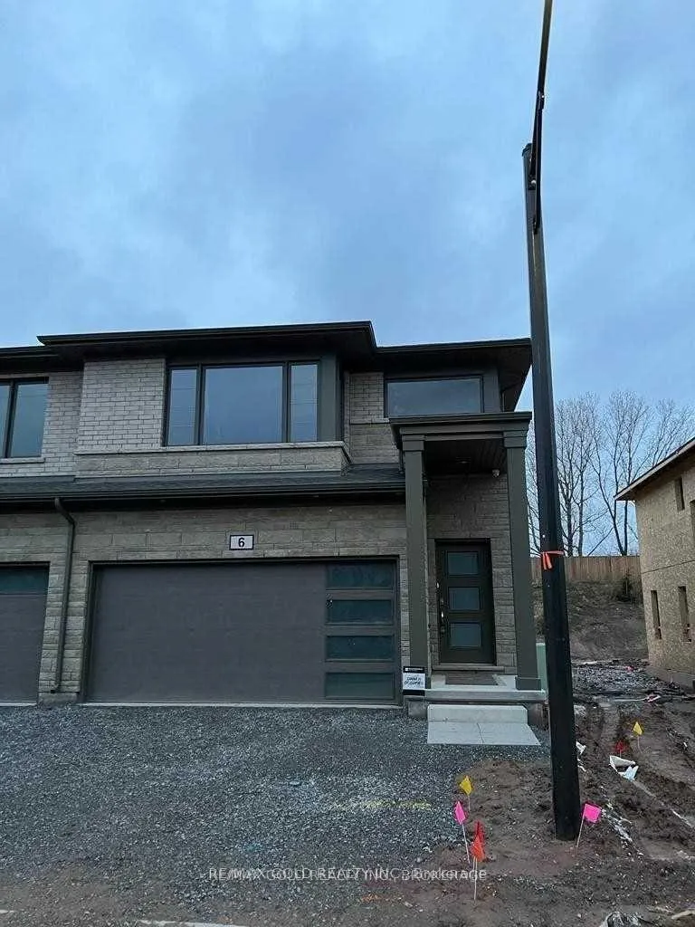 Photo 3 of Unit 6, 4552 Portage Road, Niagara Falls, Cherrywood — HOMEH
