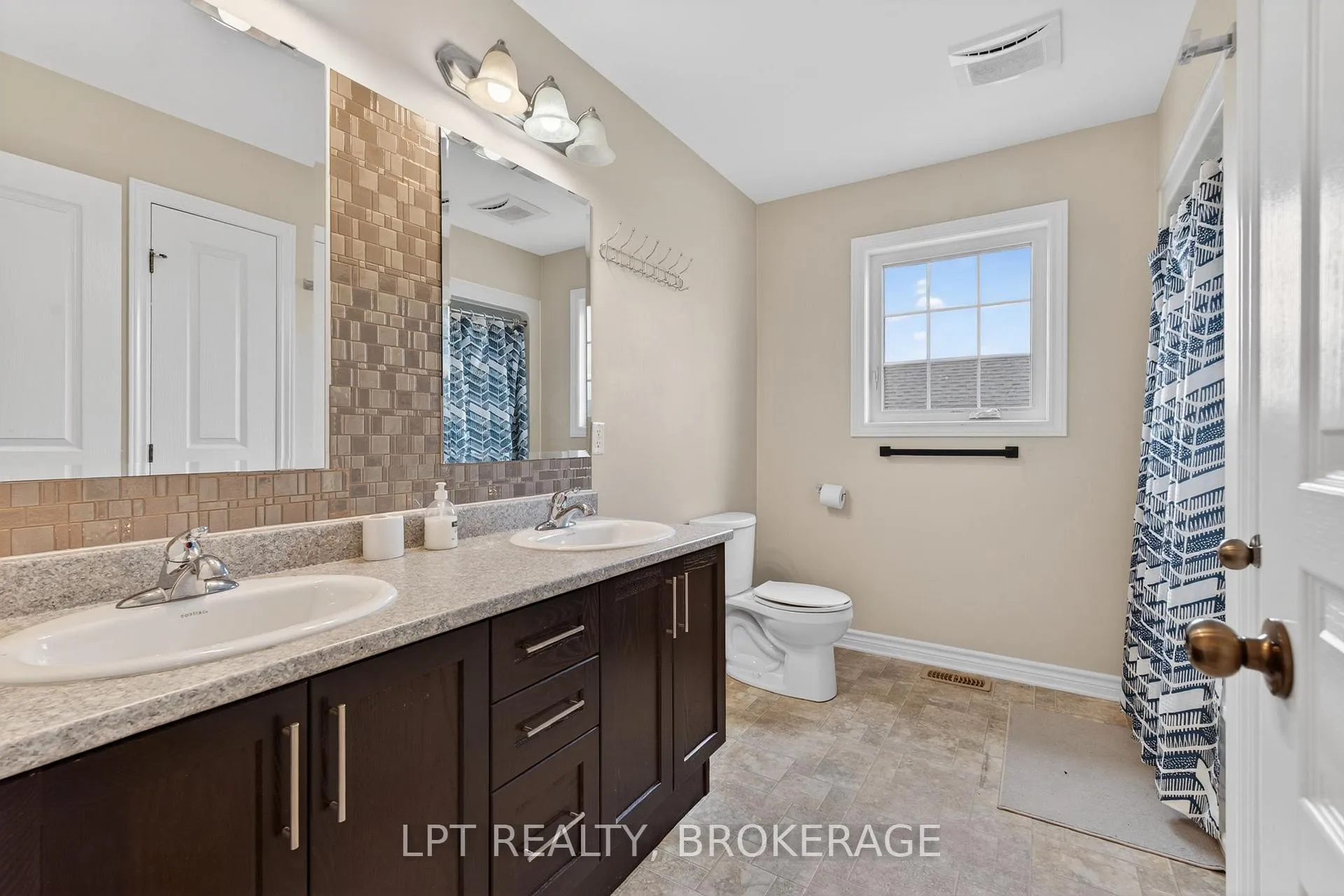 Photo 36 of 1565 Albany Drive, Kingston, City Northwest — HOMEH