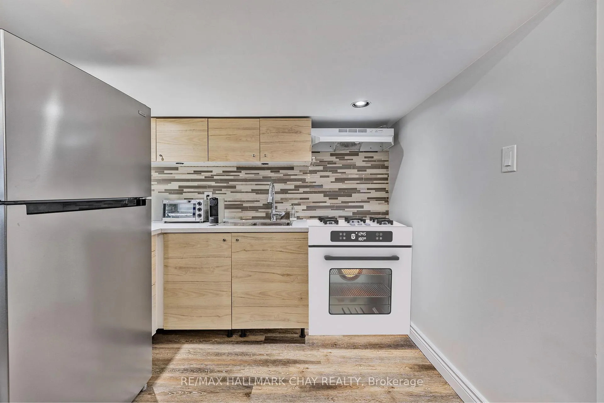 Photo 5 of Unit Lower, 69 Richardson Drive, Aurora, Aurora Highlands — HOMEH