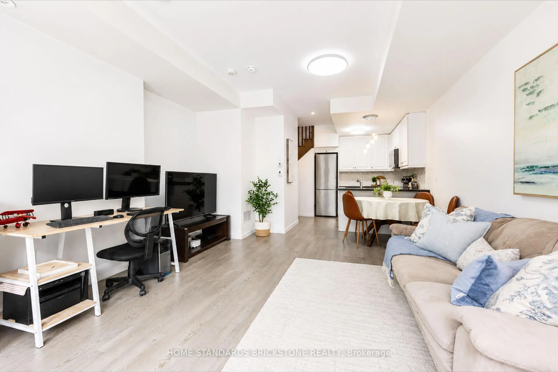 Photo 5 of Unit 31, 200 Alex Gardner Circle, Aurora, Aurora Village — HOMEH