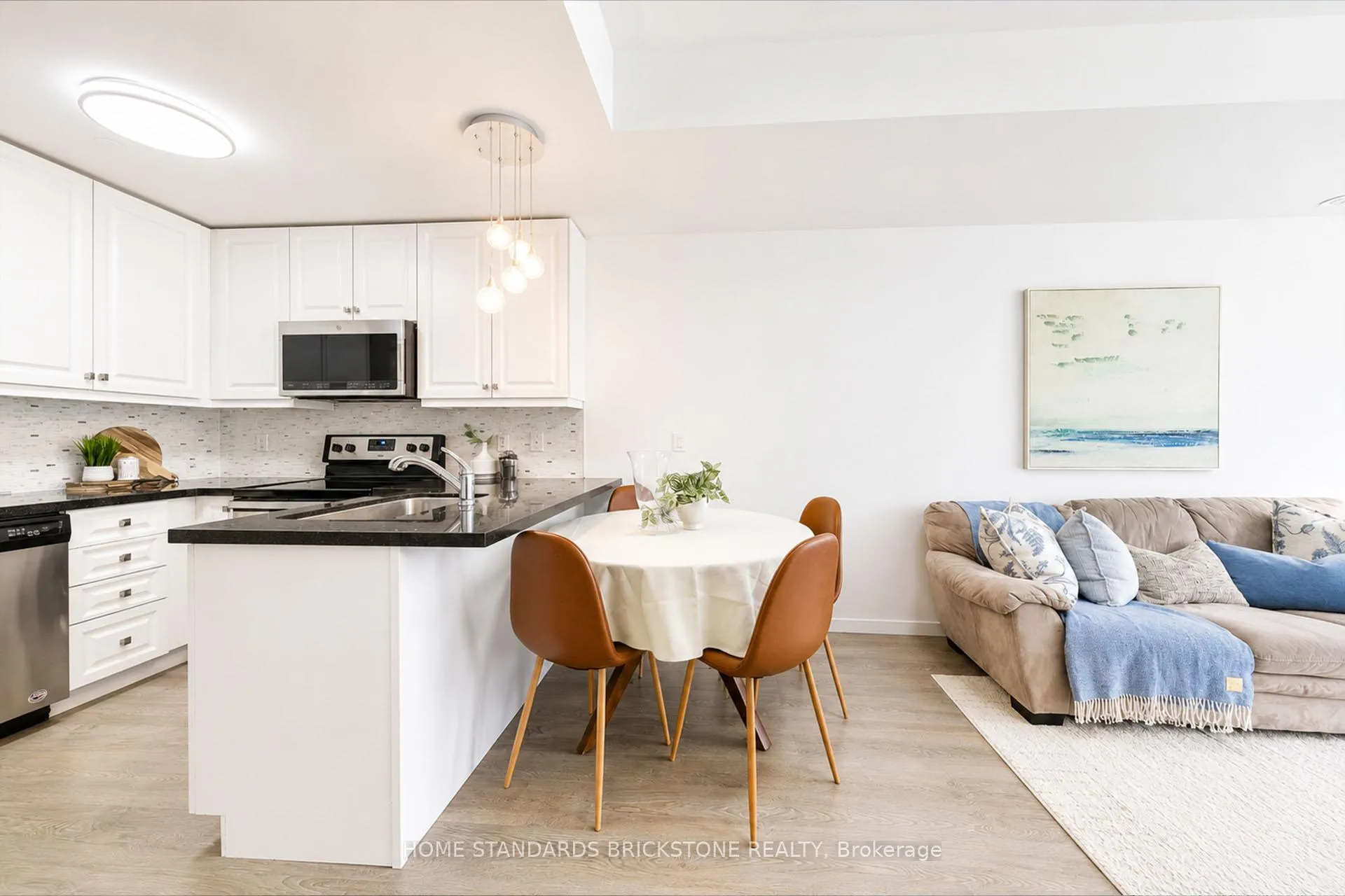 Photo 6 of Unit 31, 200 Alex Gardner Circle, Aurora, Aurora Village — HOMEH