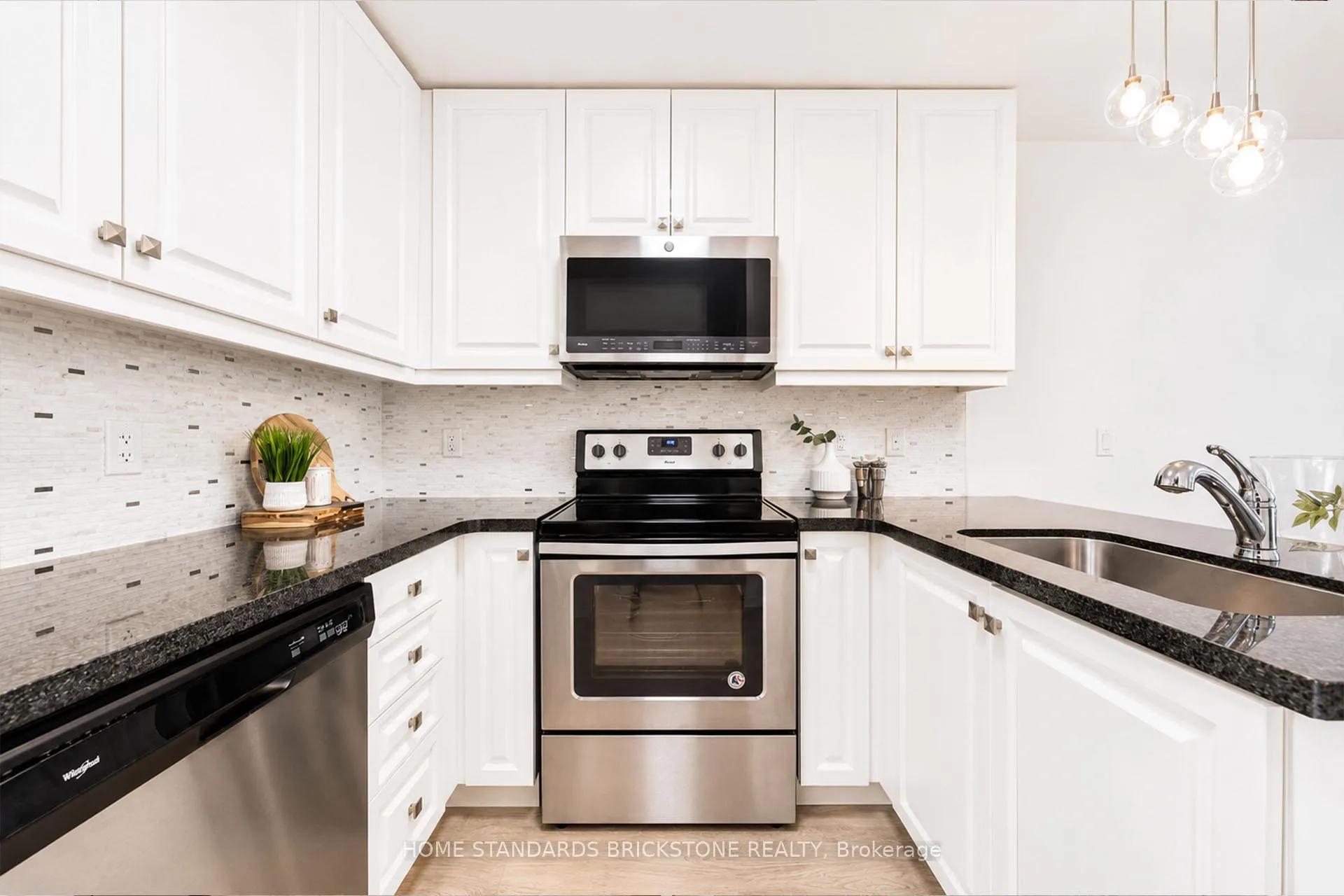Photo 8 of Unit 31, 200 Alex Gardner Circle, Aurora, Aurora Village — HOMEH