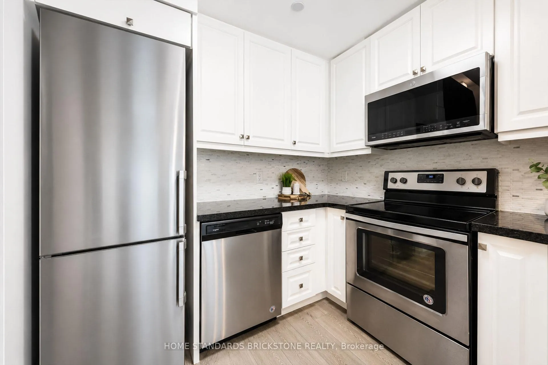 Photo 10 of Unit 31, 200 Alex Gardner Circle, Aurora, Aurora Village — HOMEH