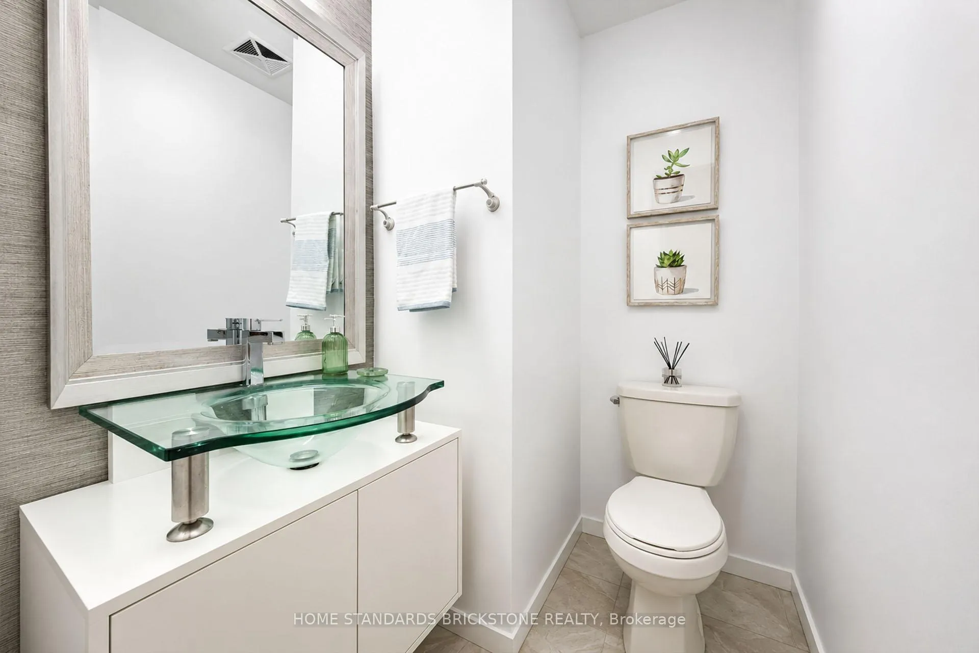 Photo 12 of Unit 31, 200 Alex Gardner Circle, Aurora, Aurora Village — HOMEH