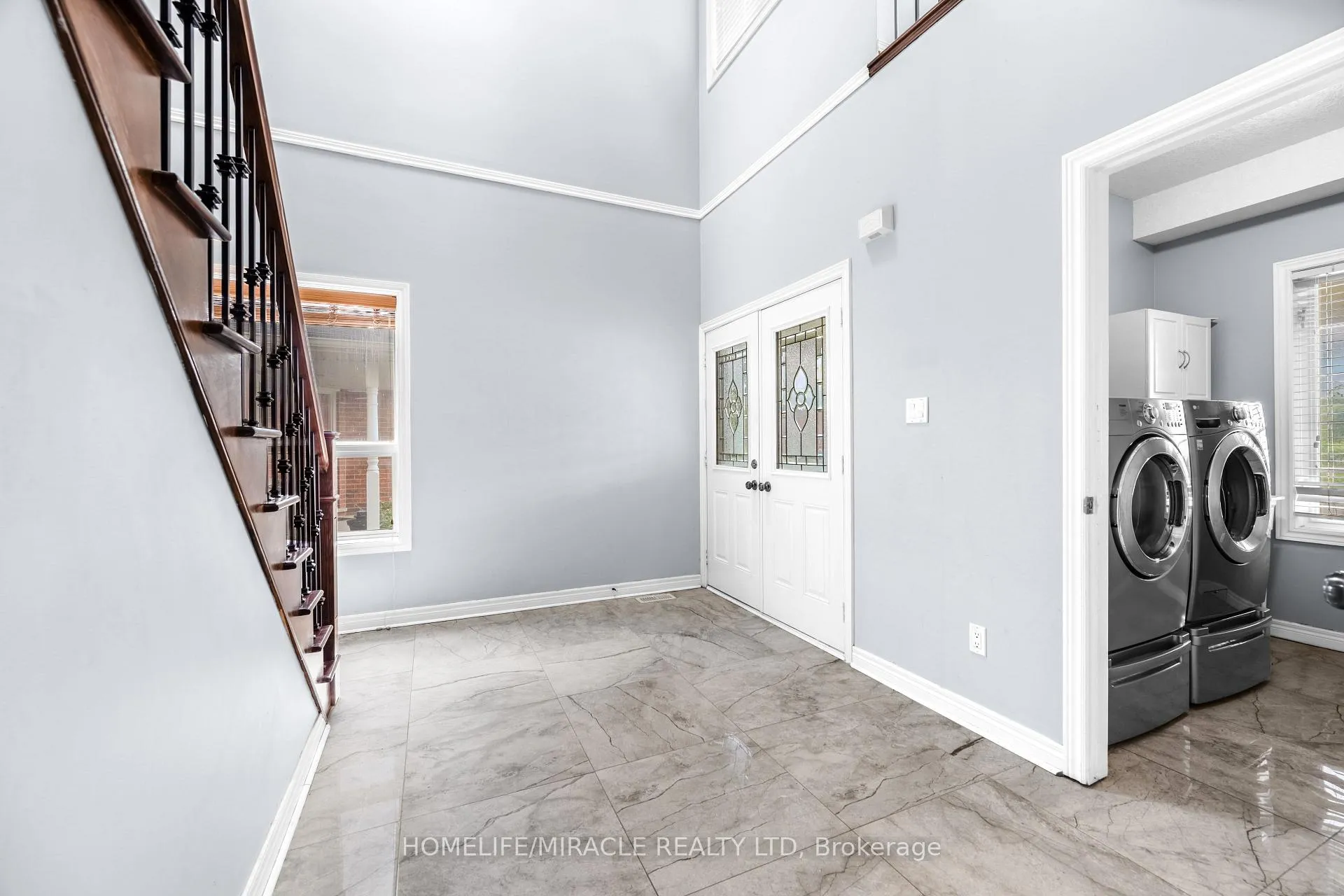 Photo 8 of 4 Clairfields Drive W, Guelph, Clairfields/Hanlon Business Park — HOMEH