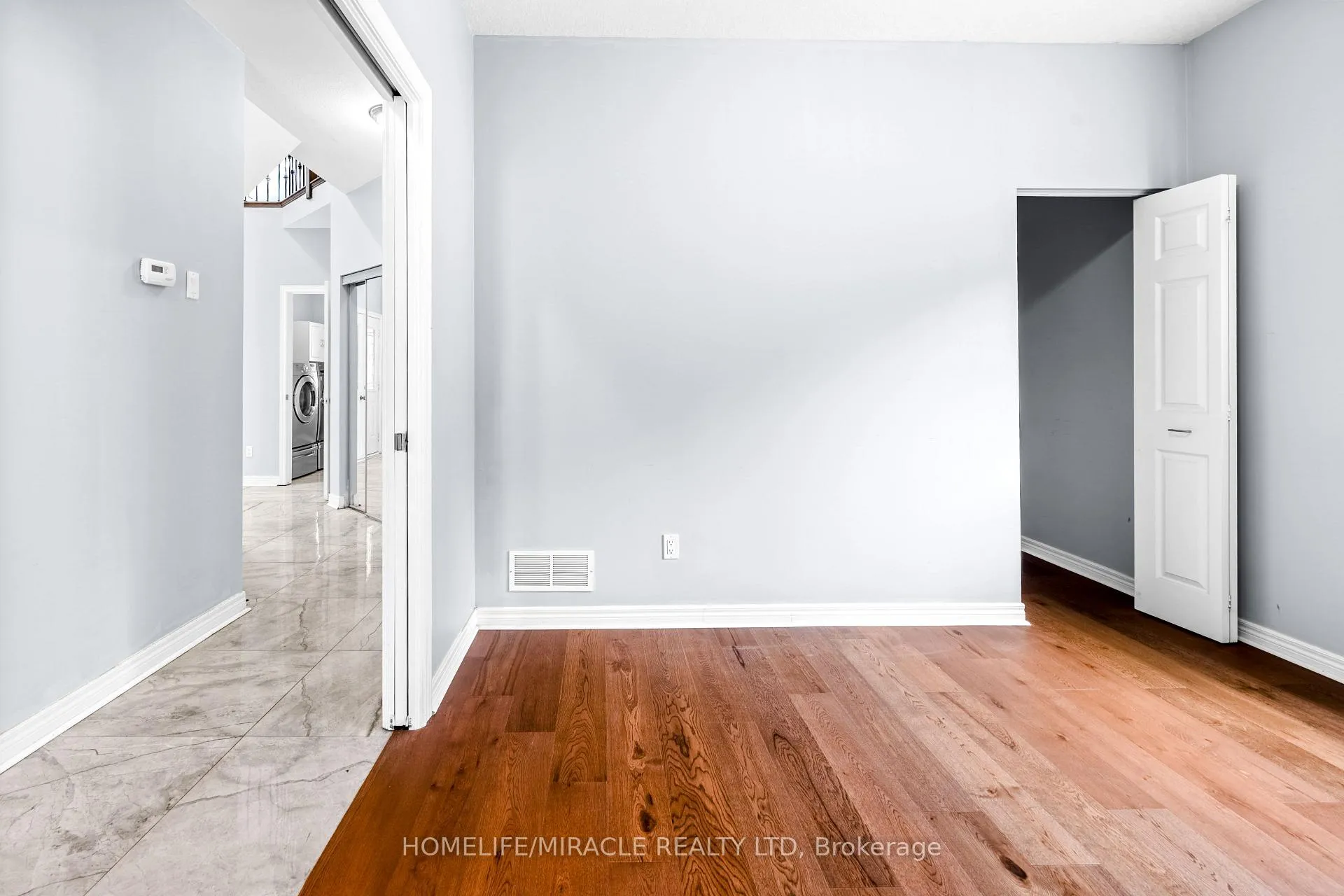 Photo 13 of 4 Clairfields Drive W, Guelph, Clairfields/Hanlon Business Park — HOMEH