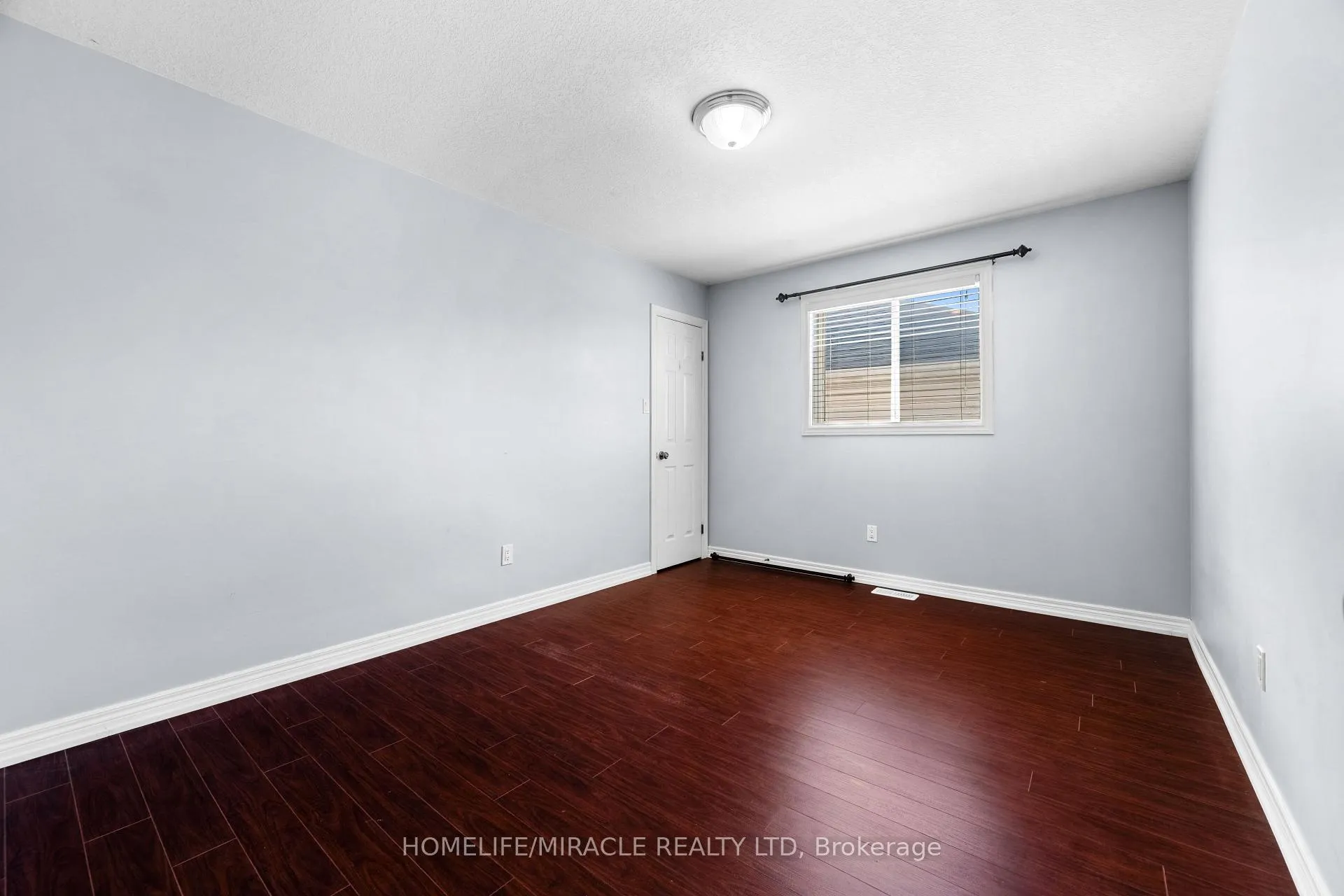 Photo 40 of 4 Clairfields Drive W, Guelph, Clairfields/Hanlon Business Park — HOMEH