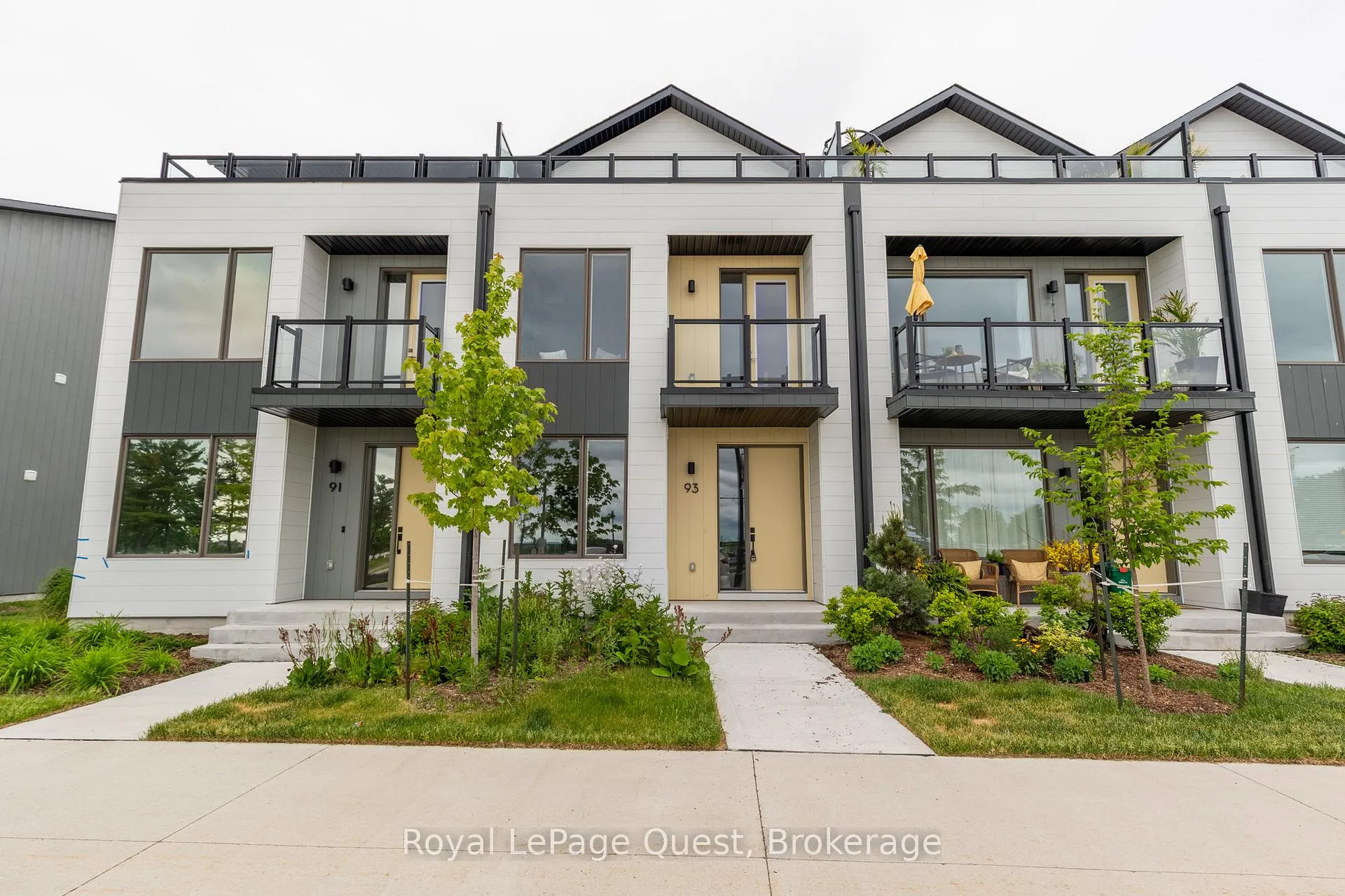 Photo 3 of 93 Lightfoot Drive, Orillia — HOMEH