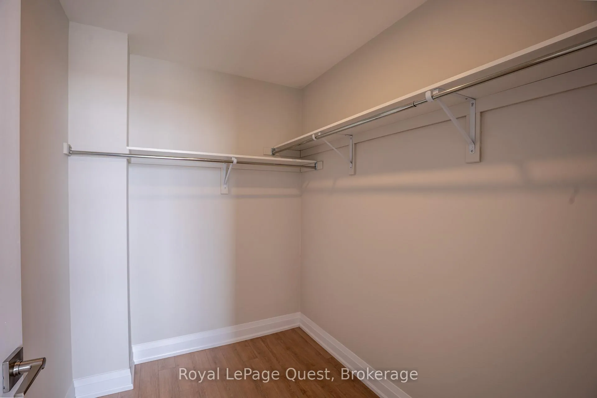 Photo 8 of 93 Lightfoot Drive, Orillia — HOMEH