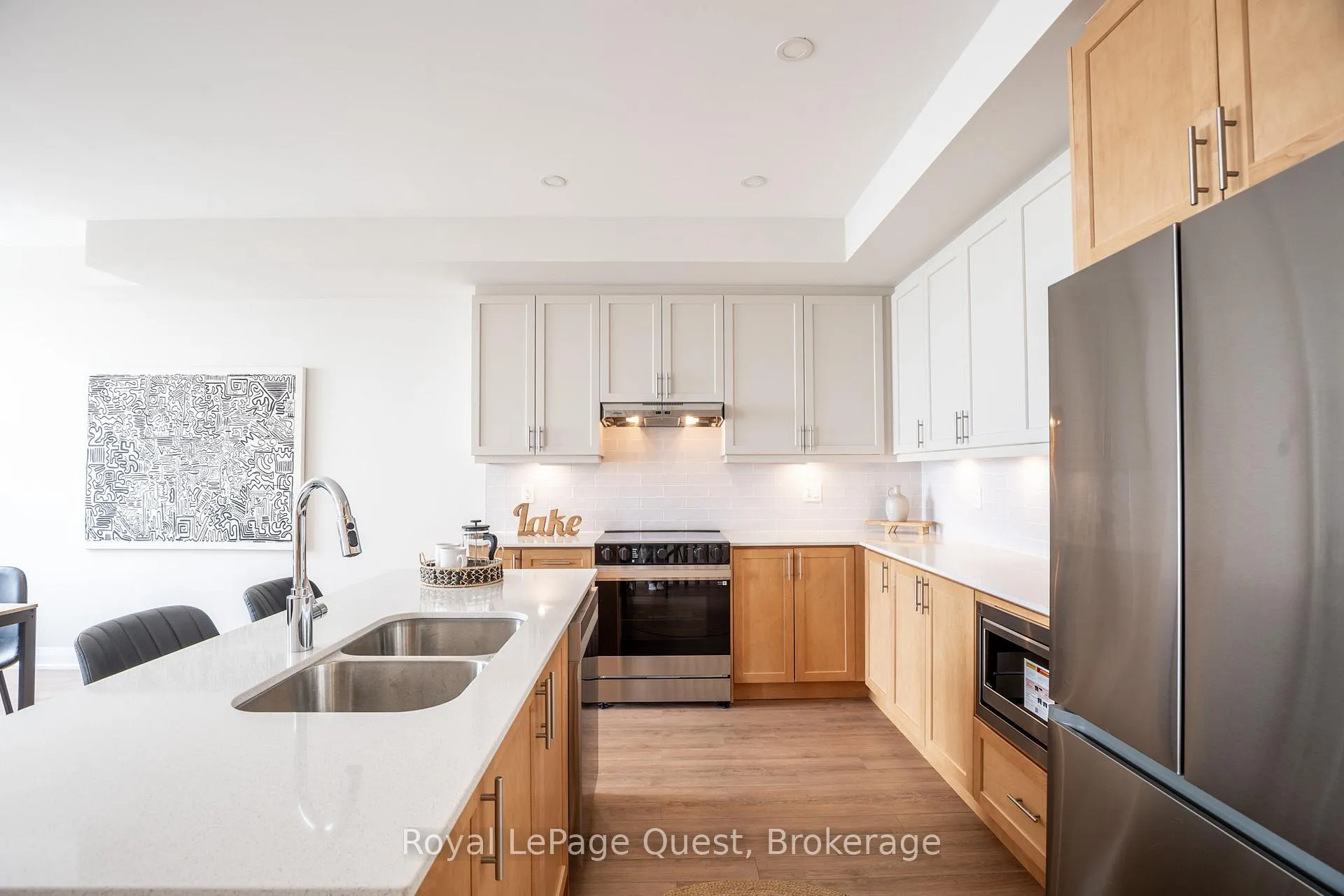Photo 10 of 93 Lightfoot Drive, Orillia — HOMEH