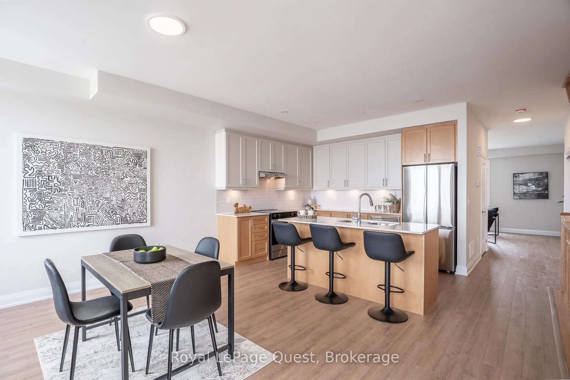 Photo 15 of 93 Lightfoot Drive, Orillia — HOMEH