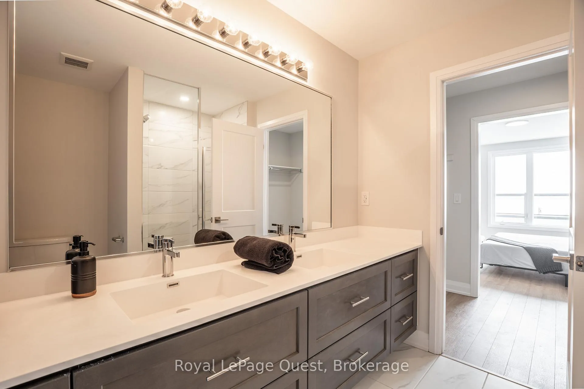 Photo 21 of 93 Lightfoot Drive, Orillia — HOMEH