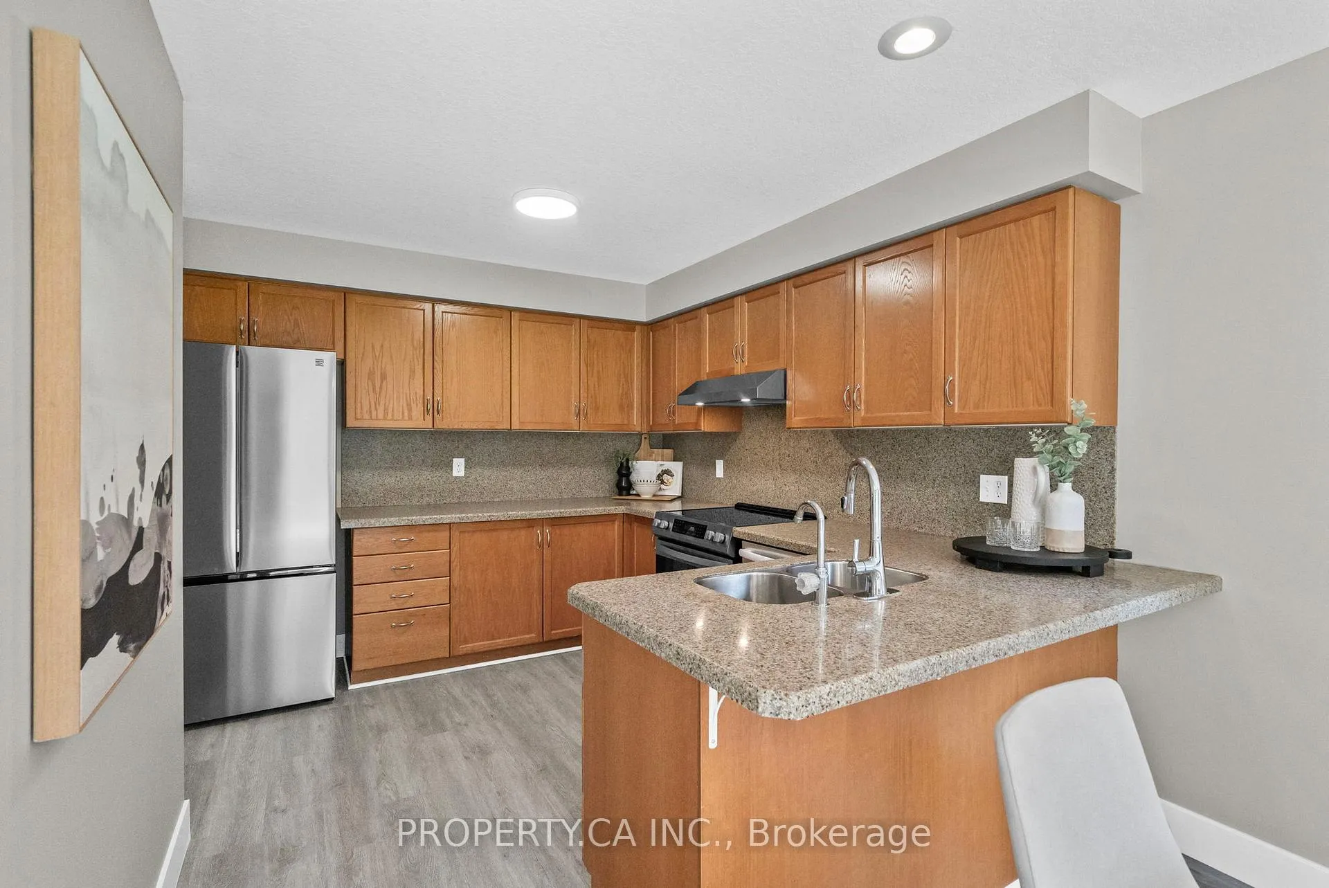 Photo 5 of 491 Veronica Drive, Kitchener — HOMEH