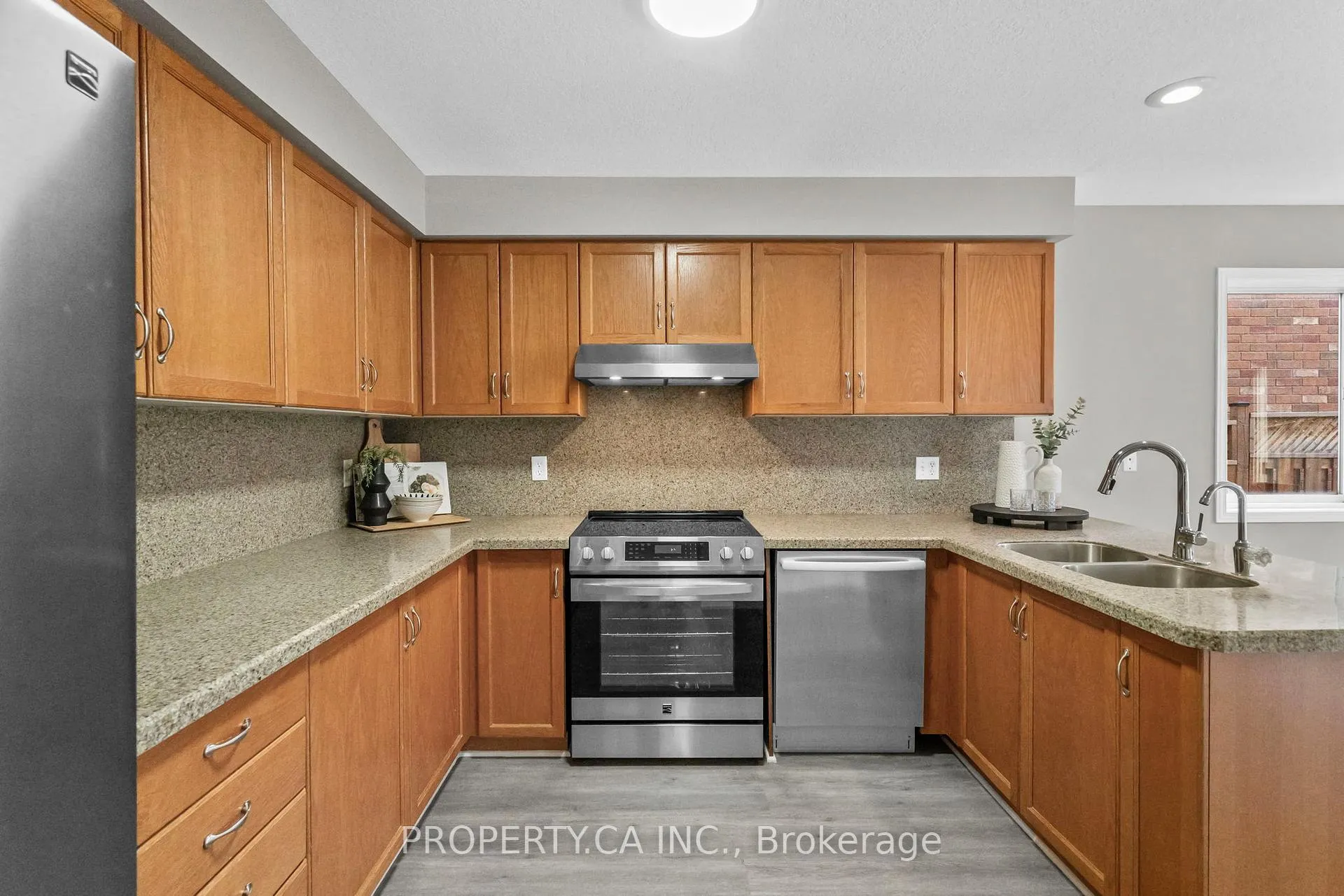 Photo 6 of 491 Veronica Drive, Kitchener — HOMEH