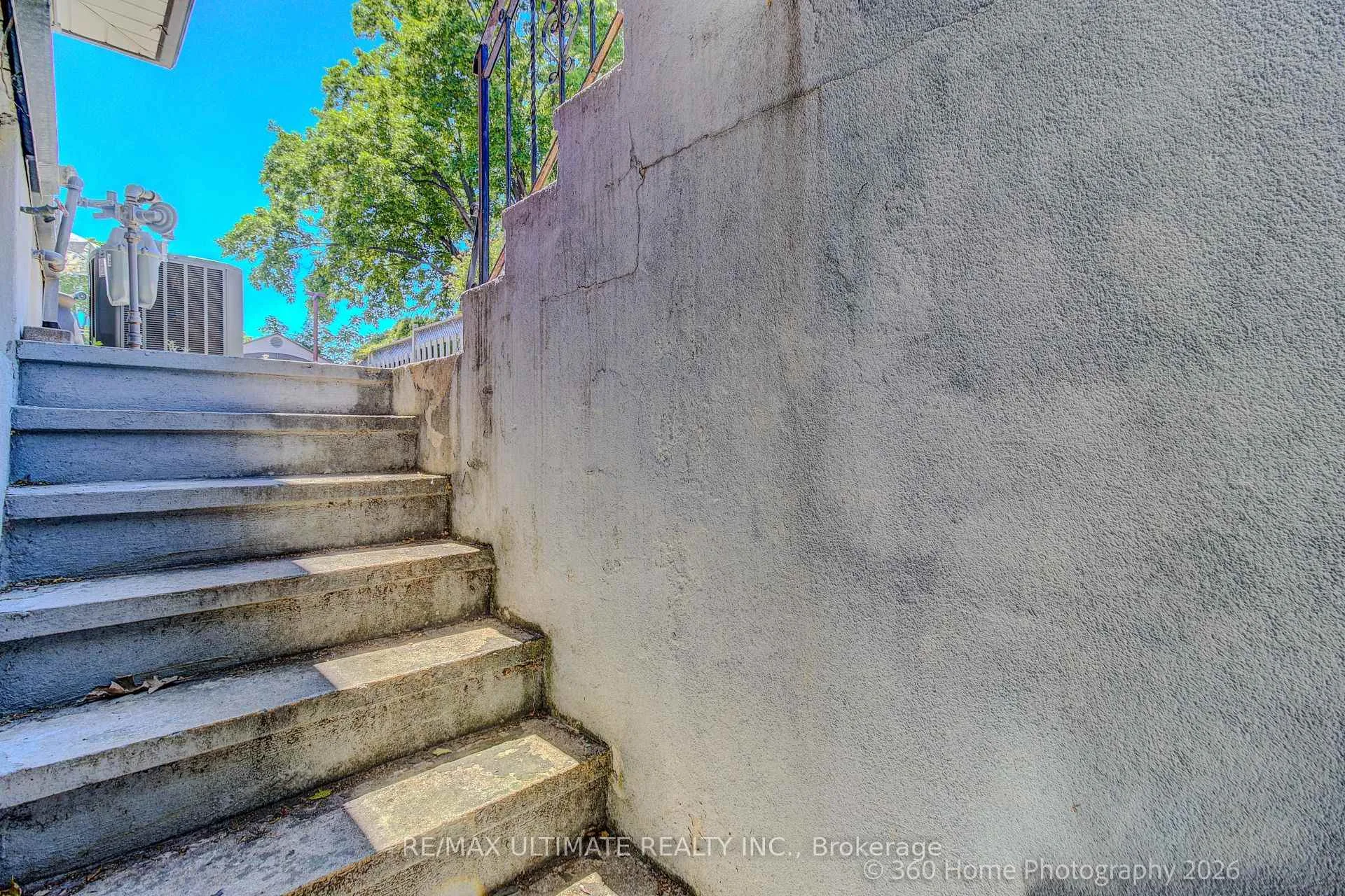 Photo 21 of 53 Poynter Drive, Etobicoke, Kingsview Village-The Westway — HOMEH