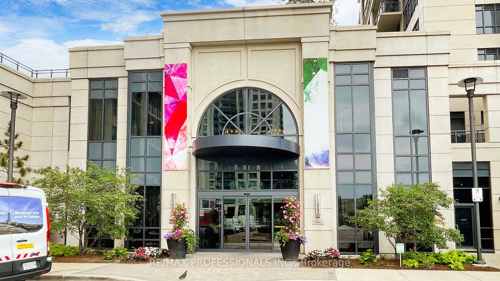 Photo 2 of Unit 822, 2 Eva Road, Etobicoke, Etobicoke West Mall — HOMEH