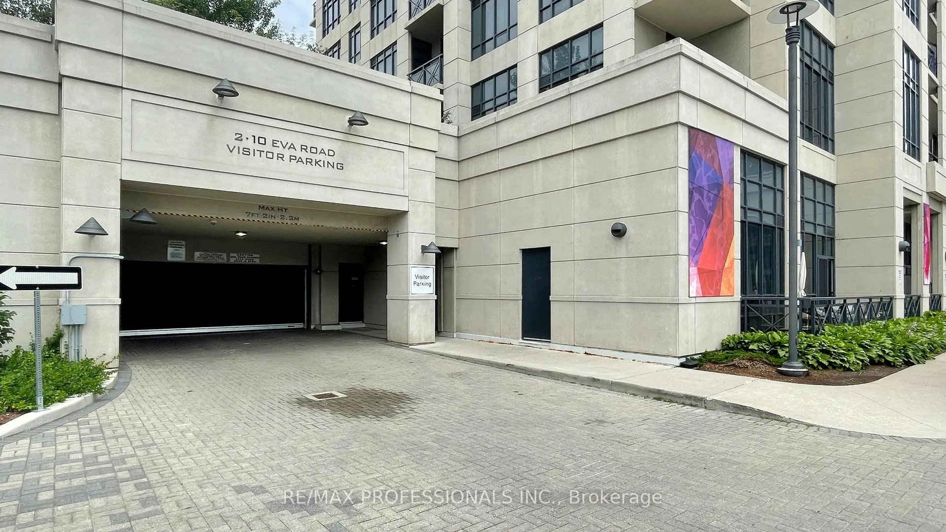 Photo 3 of Unit 822, 2 Eva Road, Etobicoke, Etobicoke West Mall — HOMEH