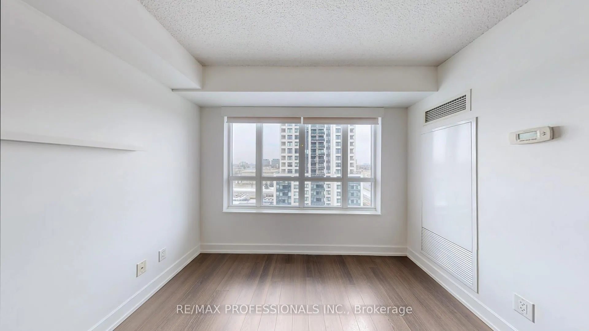 Photo 10 of Unit 822, 2 Eva Road, Etobicoke, Etobicoke West Mall — HOMEH