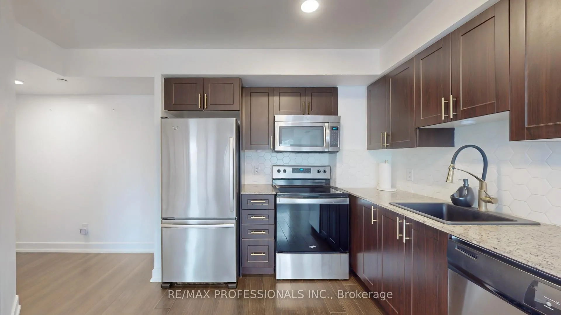 Photo 13 of Unit 822, 2 Eva Road, Etobicoke, Etobicoke West Mall — HOMEH