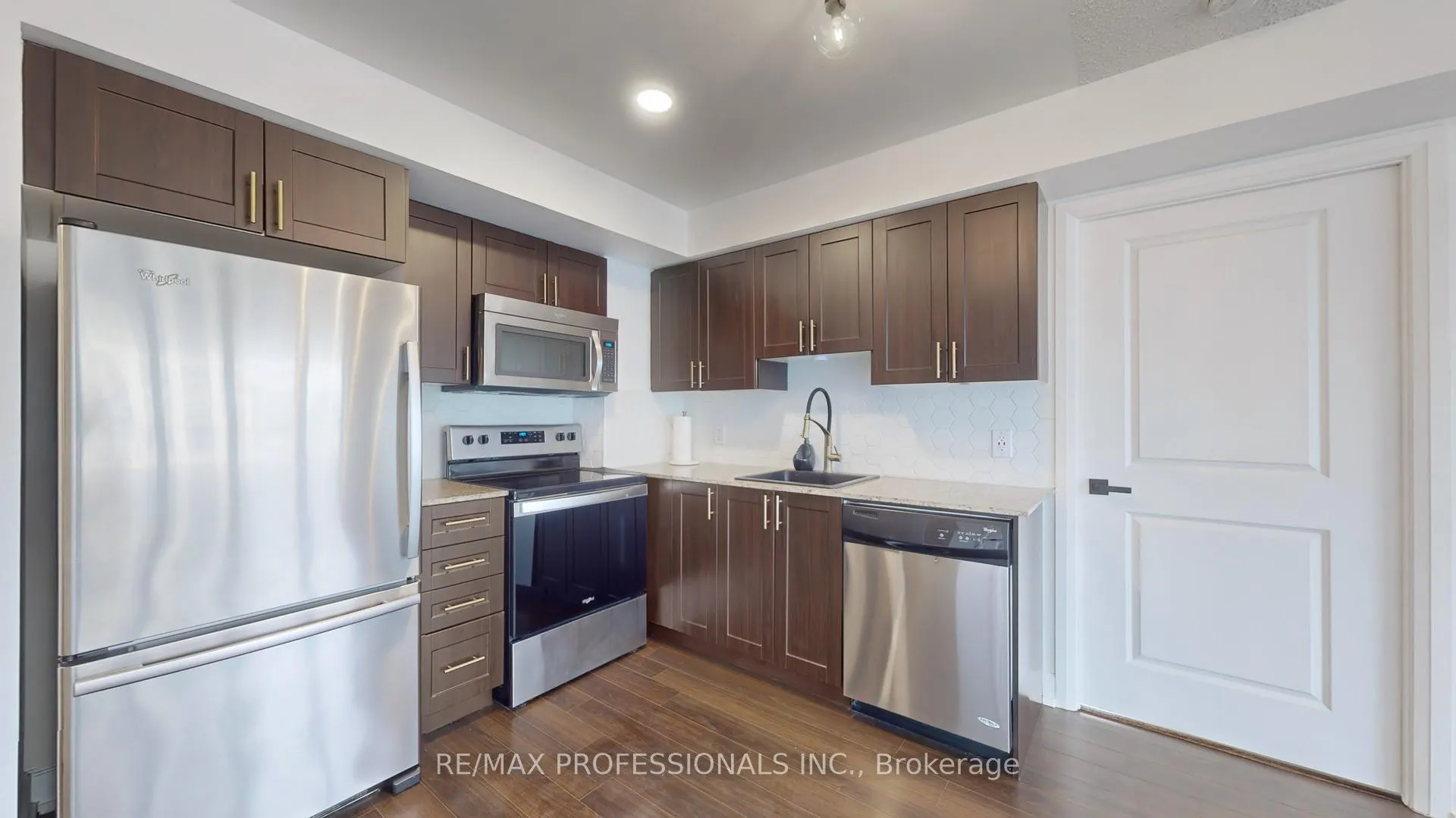 Photo 14 of Unit 822, 2 Eva Road, Etobicoke, Etobicoke West Mall — HOMEH