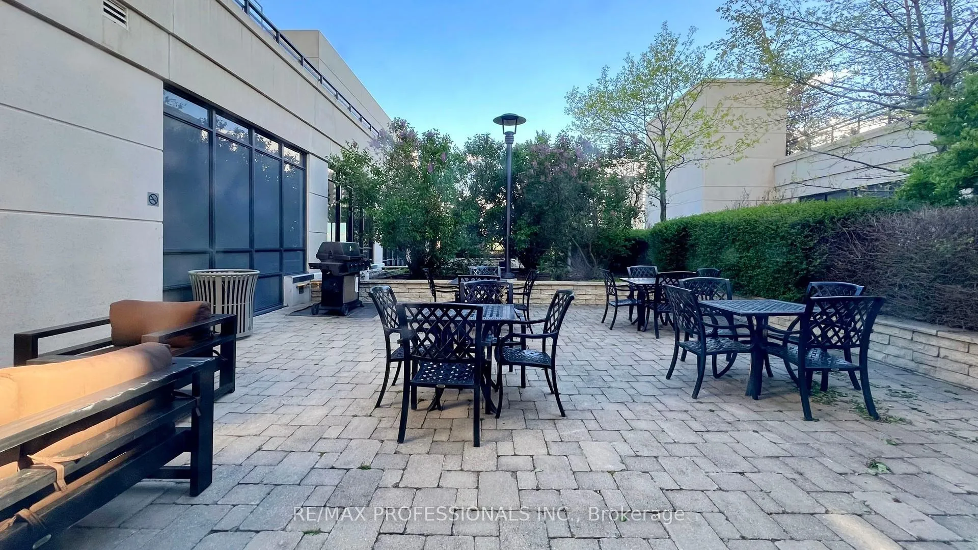 Photo 43 of Unit 822, 2 Eva Road, Etobicoke, Etobicoke West Mall — HOMEH