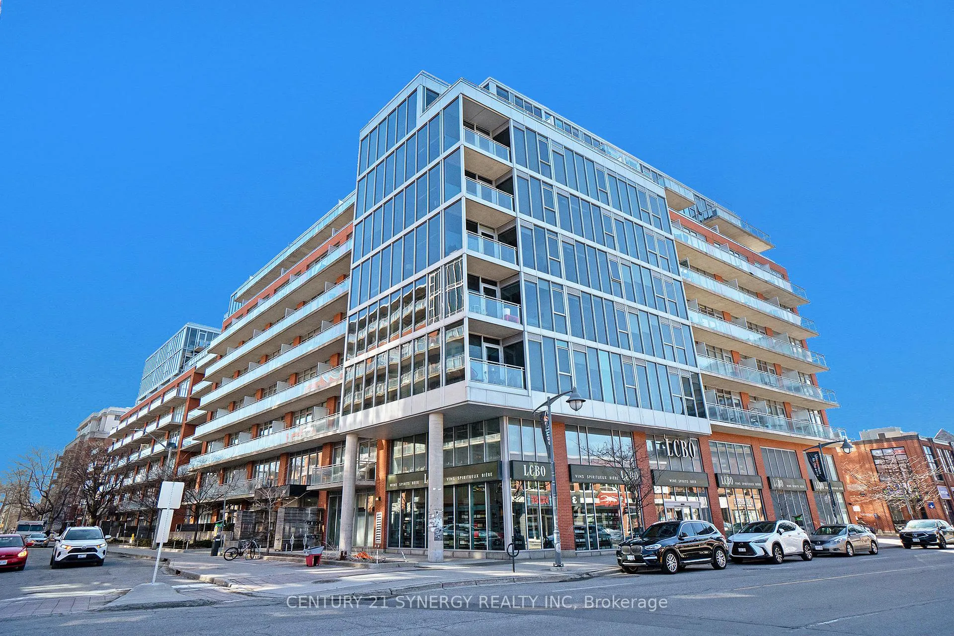 Front of Unit 633, 340 Mcleod Street
