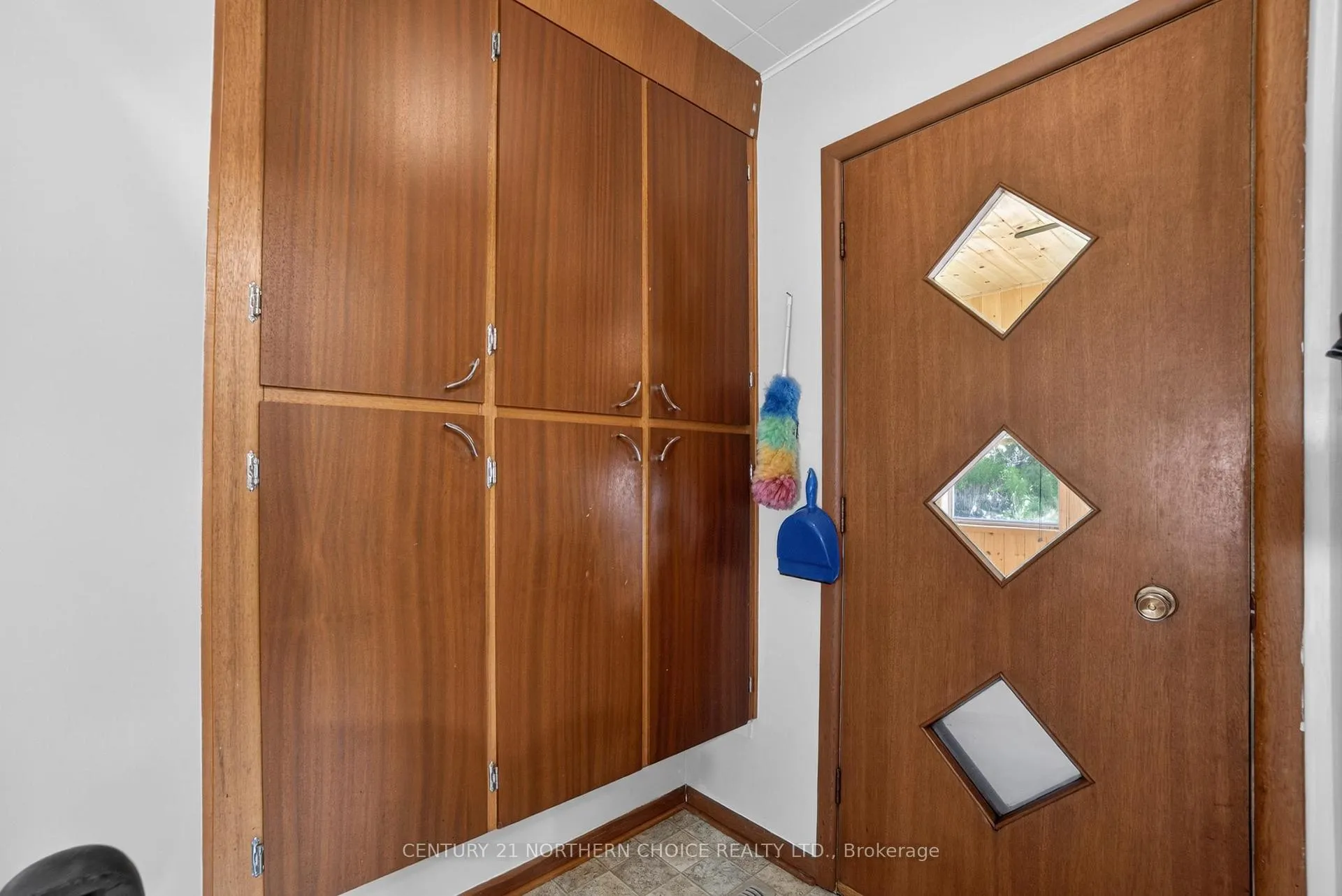 Photo 14 of 504 Beach Road, Kenora, Keewatin — HOMEH
