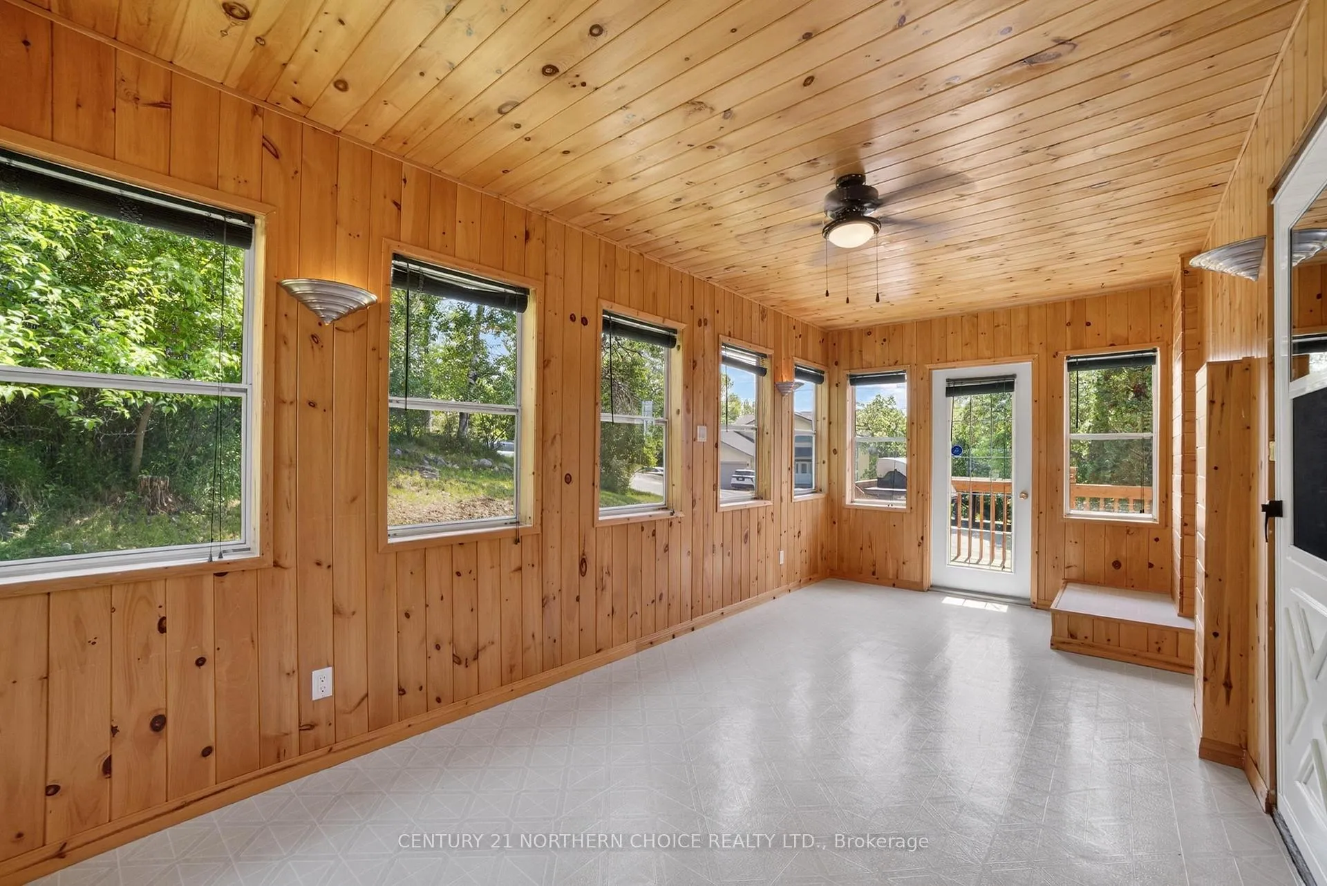 Photo 15 of 504 Beach Road, Kenora, Keewatin — HOMEH