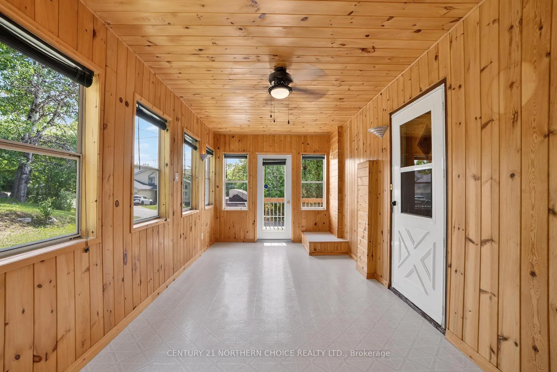Photo 16 of 504 Beach Road, Kenora, Keewatin — HOMEH