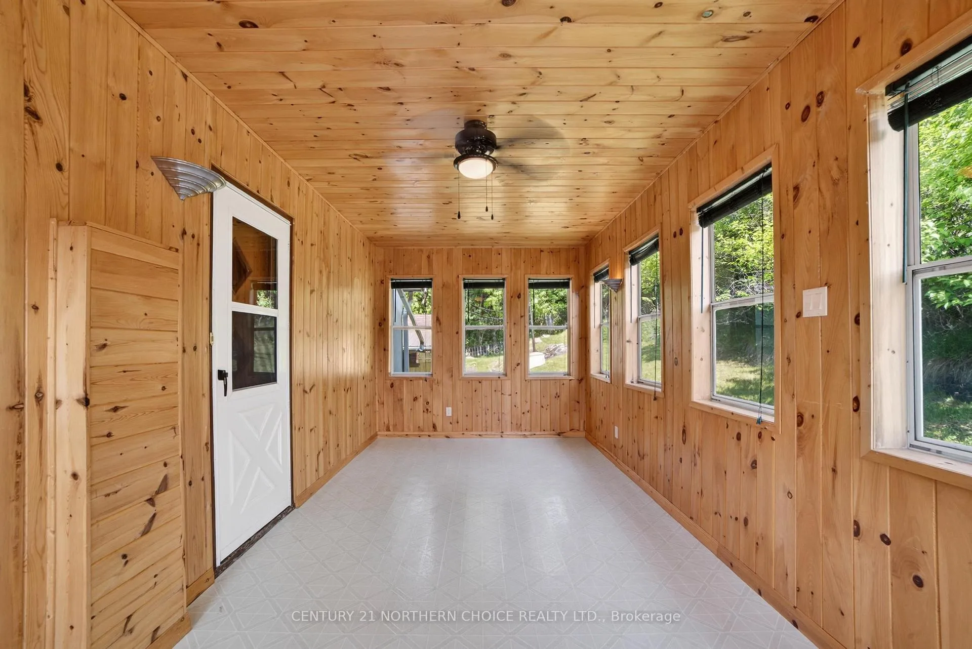 Photo 18 of 504 Beach Road, Kenora, Keewatin — HOMEH