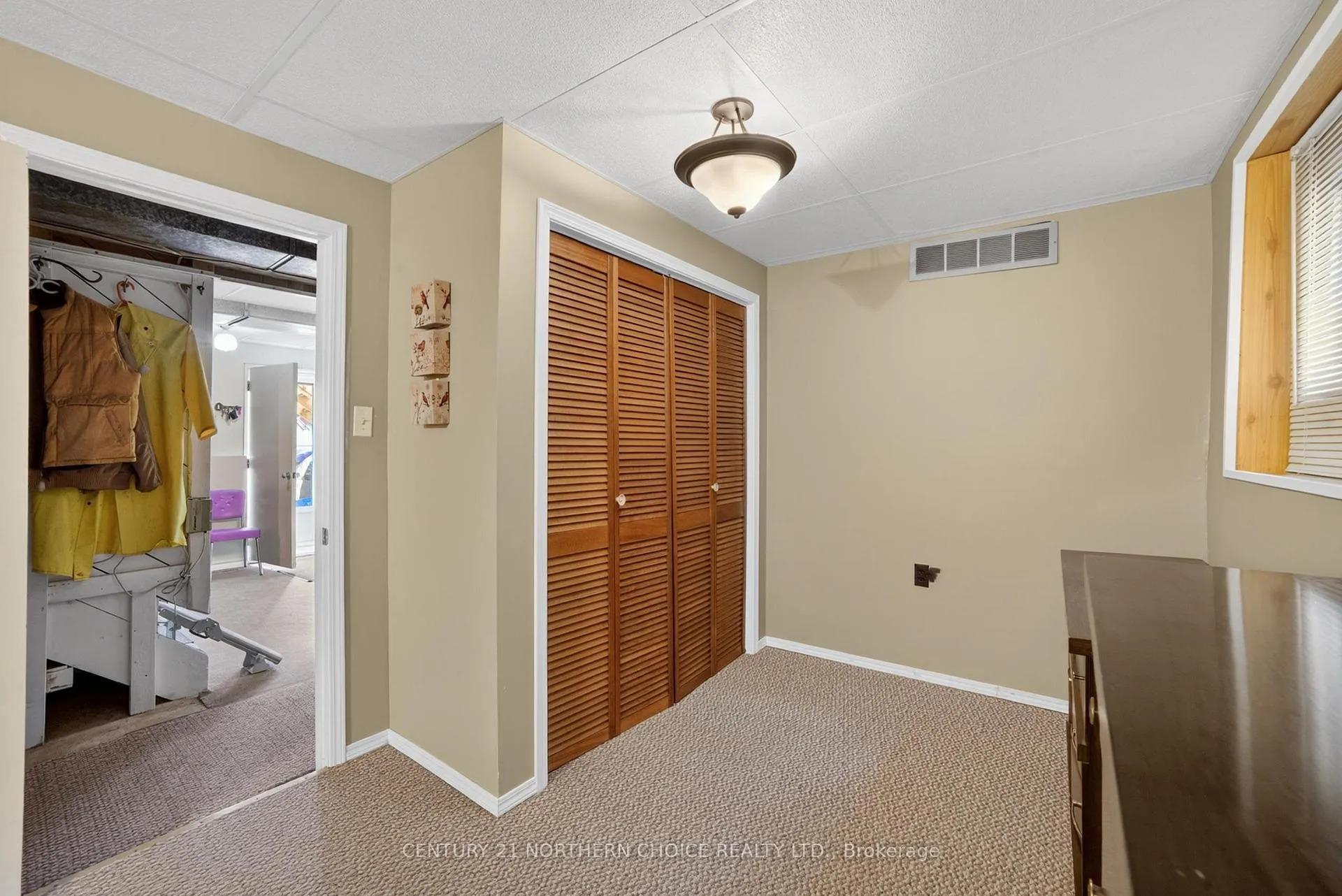 Photo 28 of 504 Beach Road, Kenora, Keewatin — HOMEH